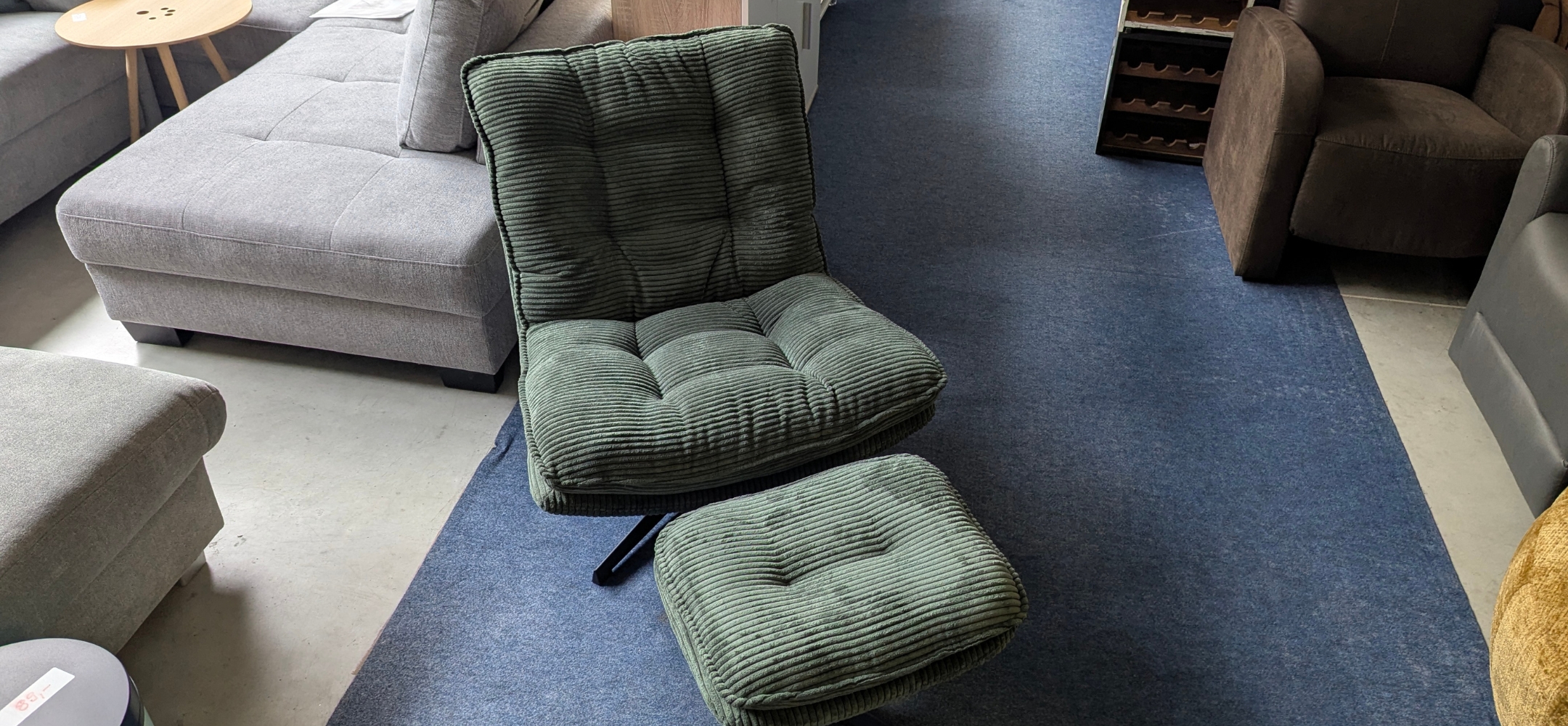 Relax Chair in Cord-grün