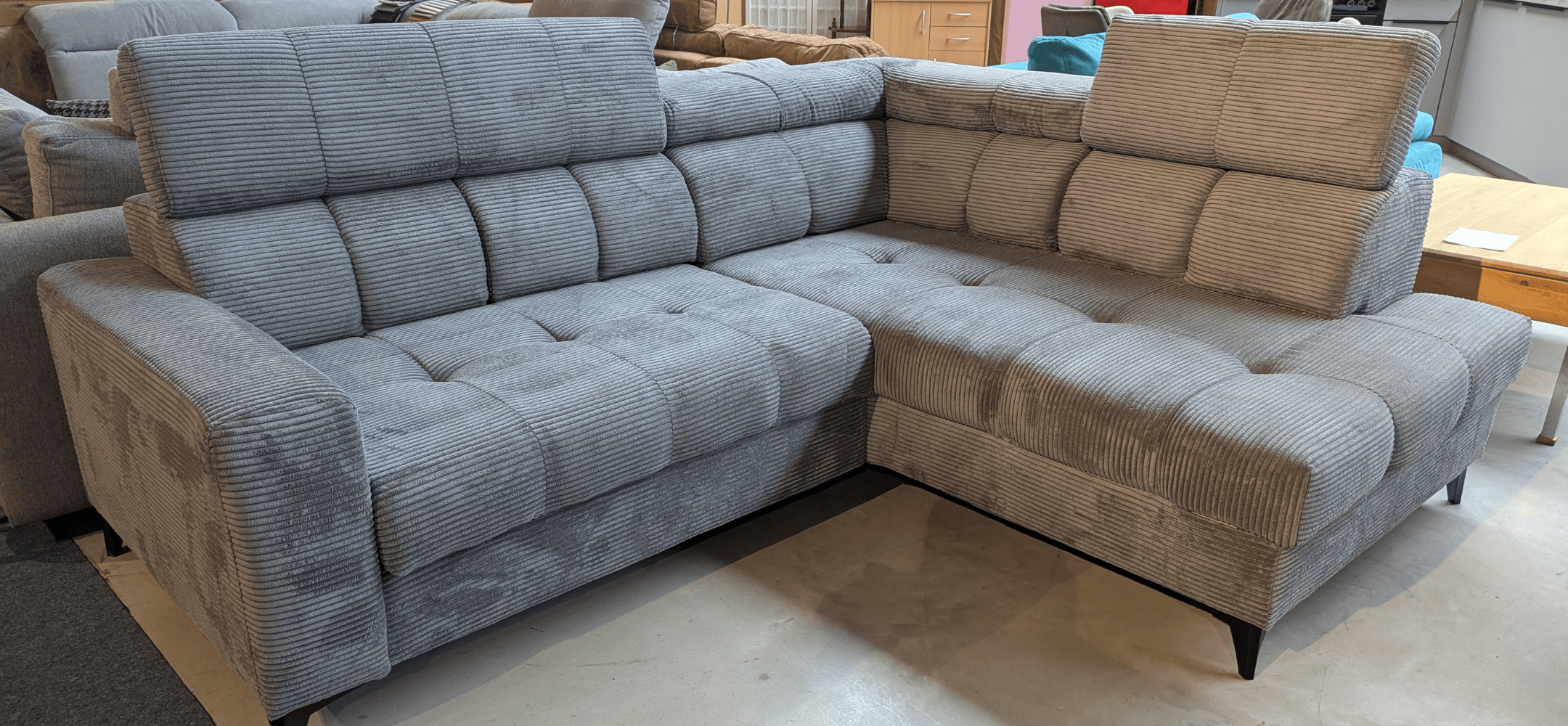 Eckcouch in Cord
