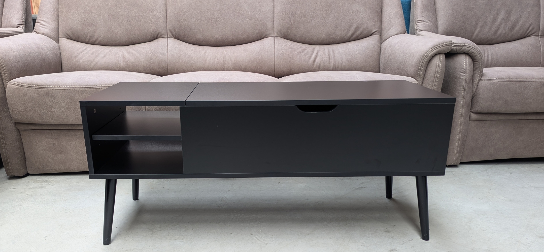 Couchtisch mit Liftfunktion